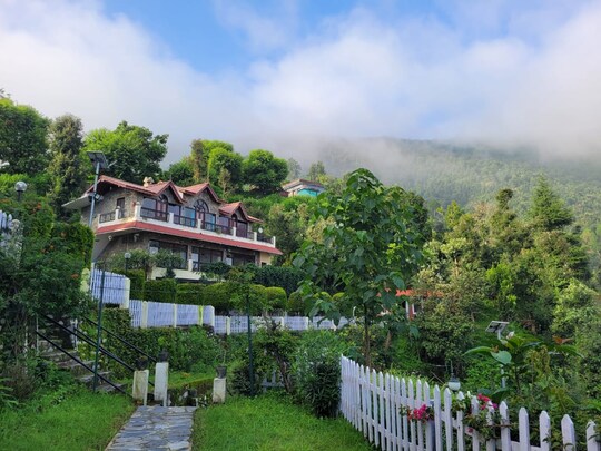 Parijat Retreat Ranikhet - Hotel Stay in Ranikhet