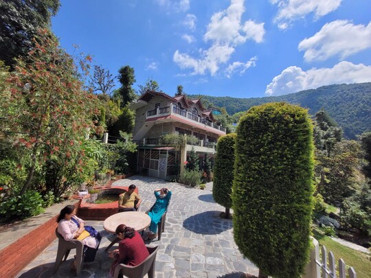 Parijat Retreat Ranikhet - Hotel Stay in Ranikhet